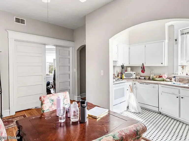 408 Kensington Ct #5 — Photo 5