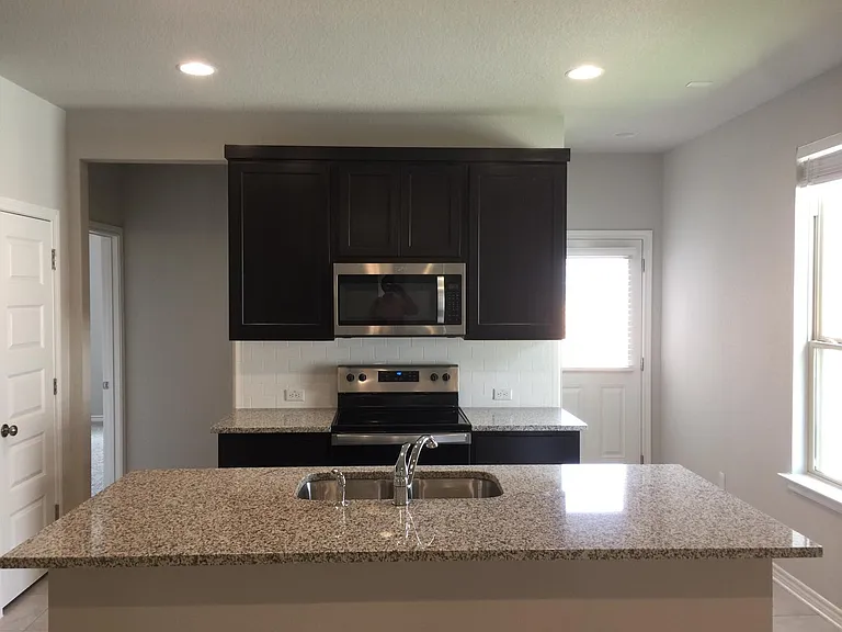 240 Syrah Ct — Photo 7