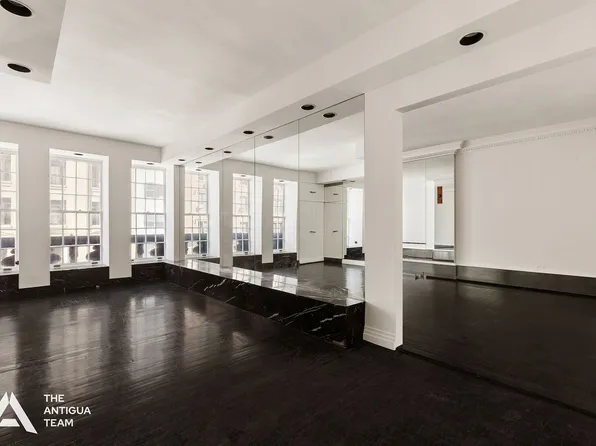 45 East 66th Street 4W image 3 of 26