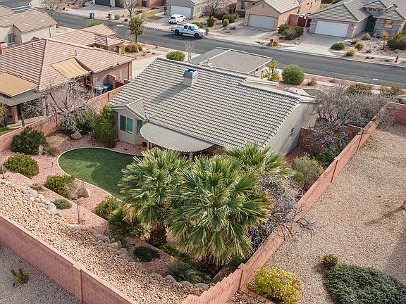4th image of 1289 N Overland Cir