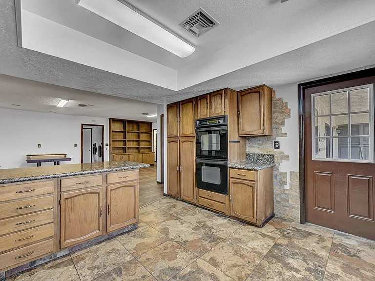 6975 Obannon Dr — Photo 16