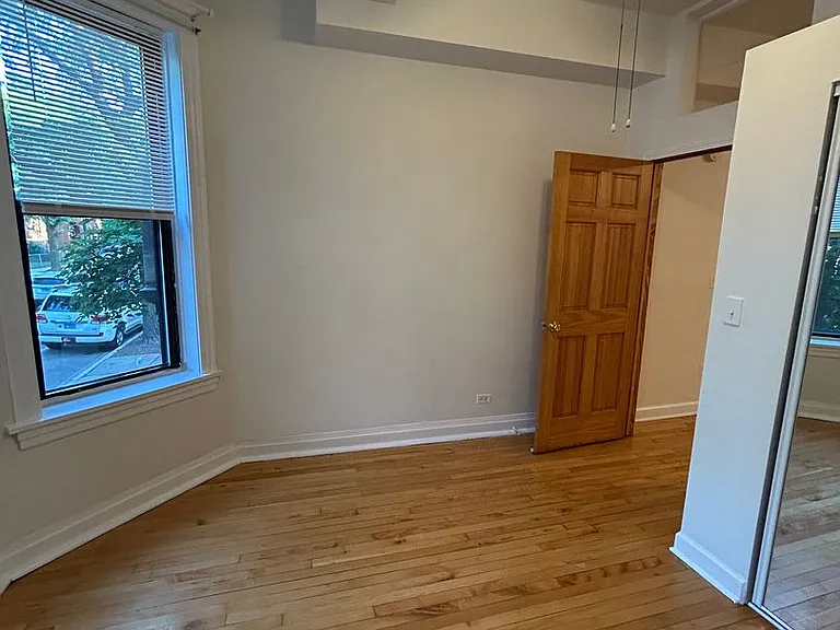 725 S Loomis St — Photo 17