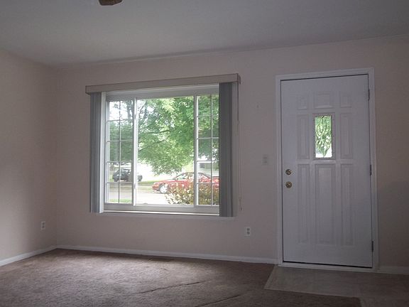 3rd image of 3359 Garden Ave