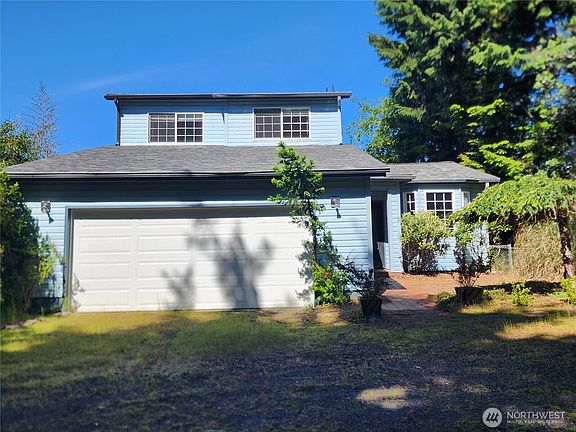2nd image of 237 Duck Lake Drive NE