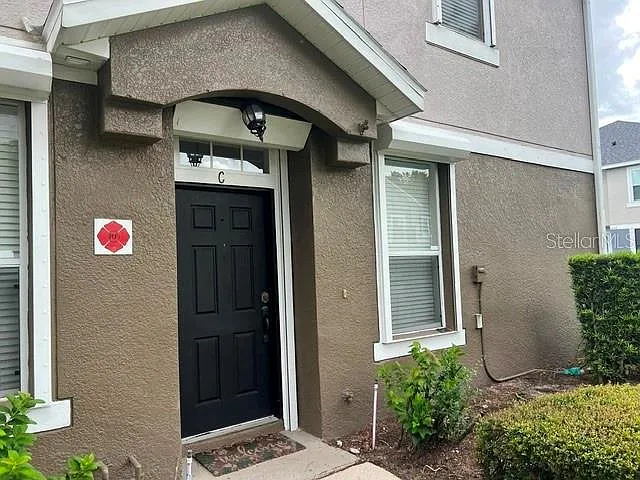 3 bed, 2.5 bath, 1699 sqft, $2,200 — Photo 2