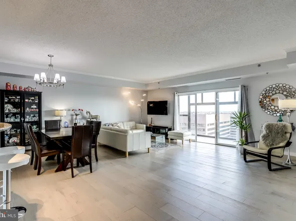 1211 S Eads St APT 1904, Arlington, VA 22202