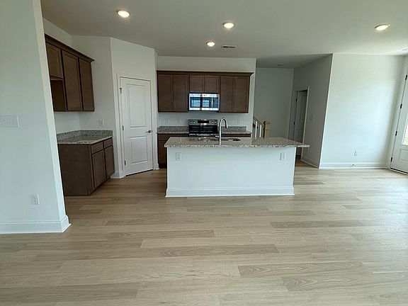 5th image of 1725 Bennett Village Dr