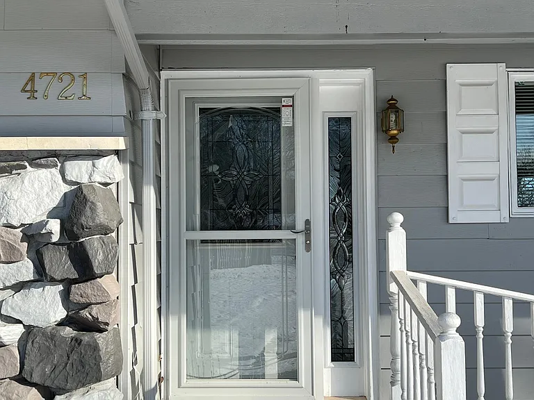 4721 E Hillcrest Dr — Photo 1