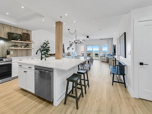2nd image of 515 Topsl Beach Blvd APT 611