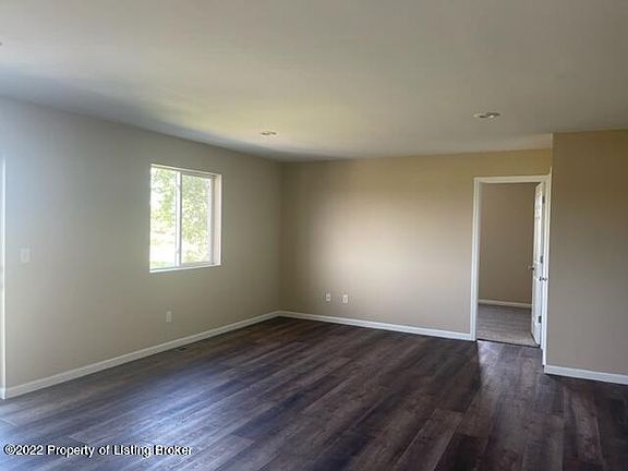2nd image of 946 6th Ave SE