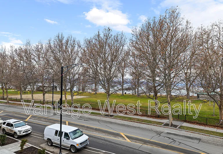 3389 Lakeshore Rd #216 — Photo 36