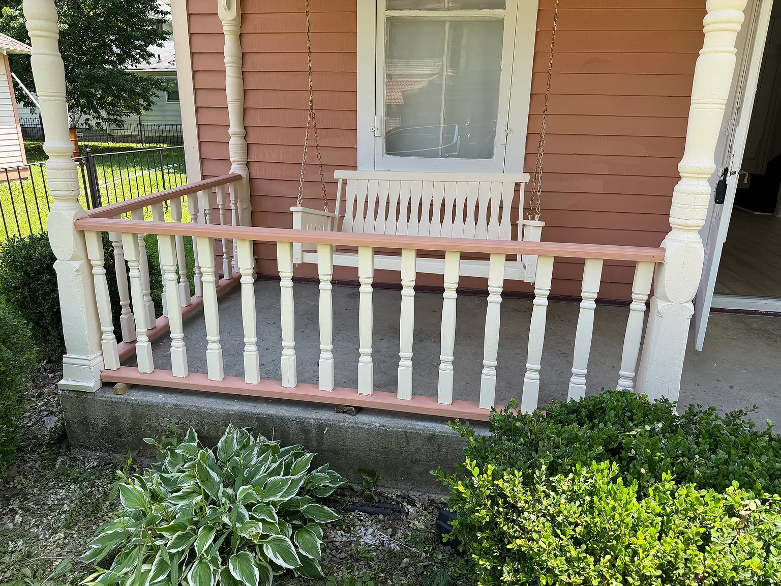 1014 Lincoln St — Photo 2
