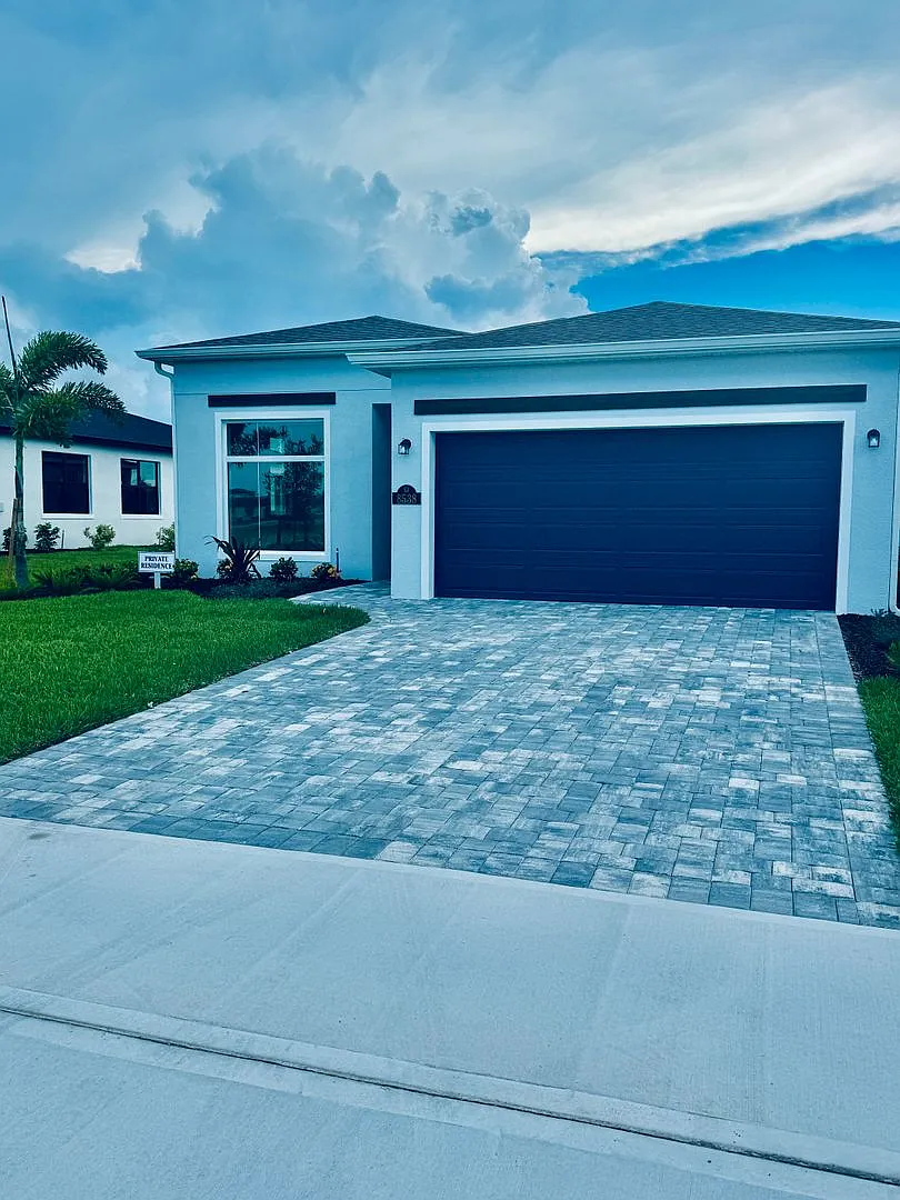 Building Photo - 8538 Rocard Ct