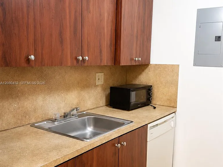 7407 SW 152nd Ave #4-204 — Photo 5