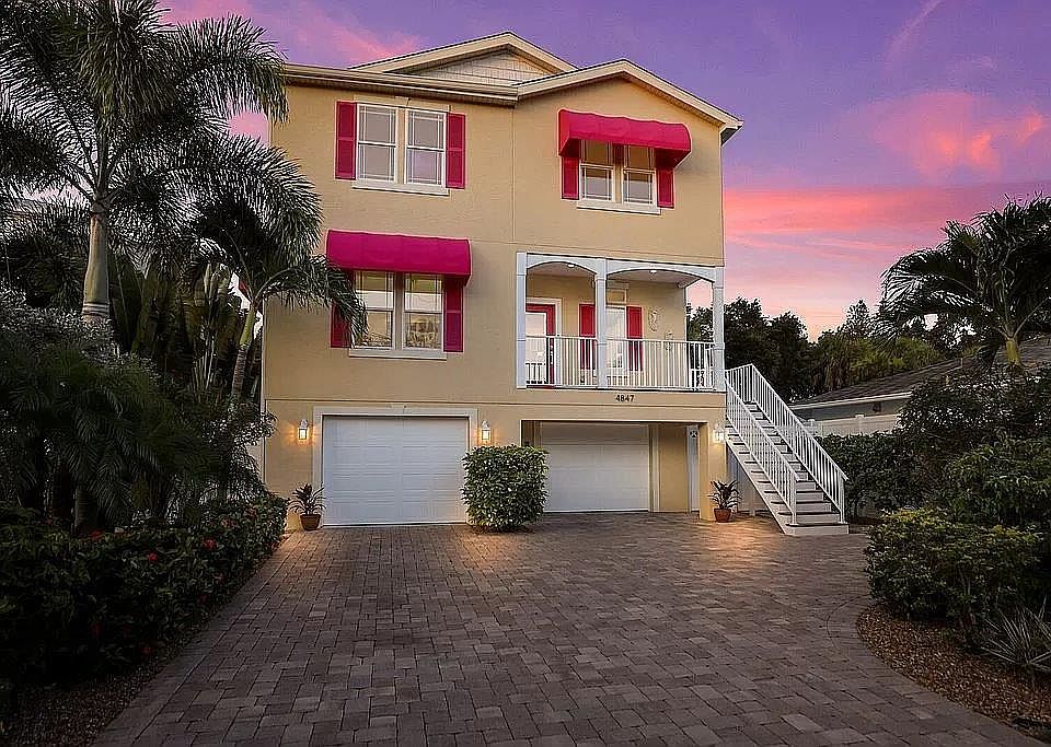 1st image of 4847 Commonwealth Dr