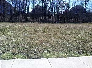 2nd image of 719 Willow Pointe South Dr