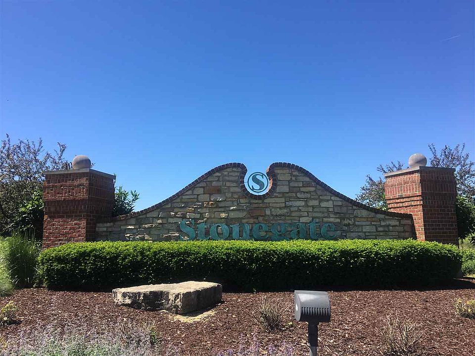 1st image of 9595 Pebble Creek Cir