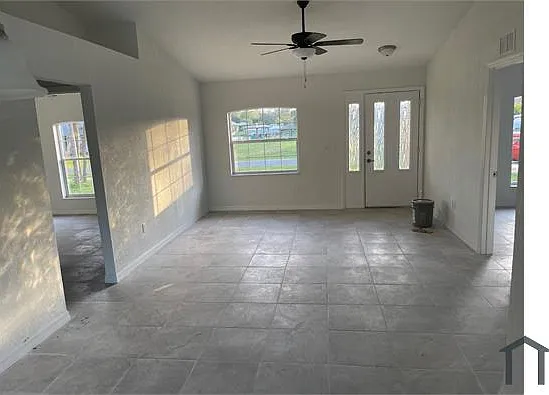 3 bed, 1800 sqft, $1,850 — Photo 3