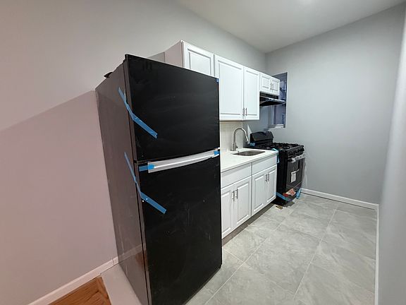 3rd image of 515 W 7th St APT 303
