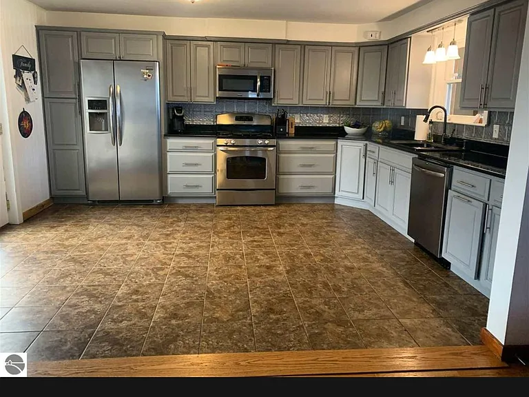 2410 W Baseline Rd — Photo 2