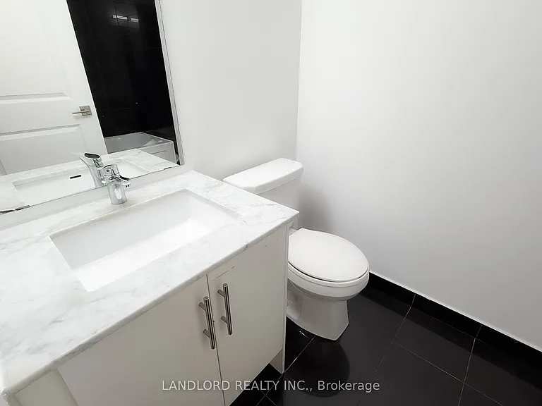 23 Glebe Rd W #521 — Photo 14
