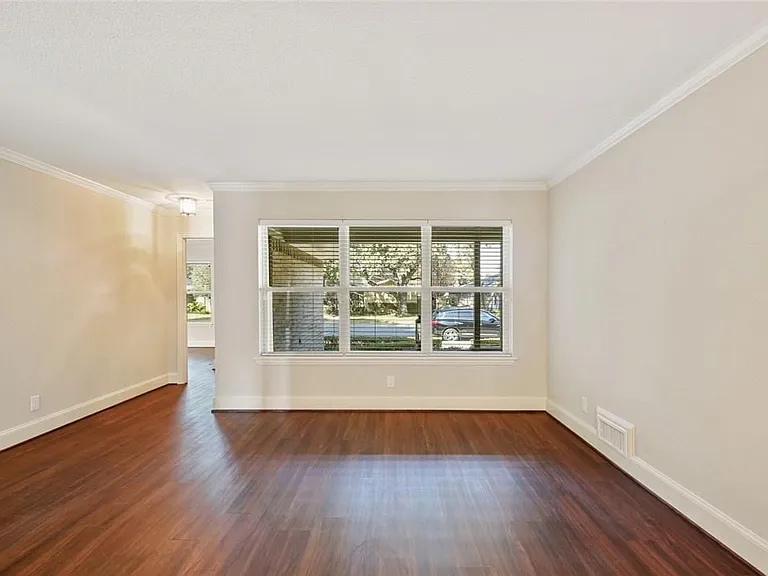 9015 Villa Park Cir — Photo 5