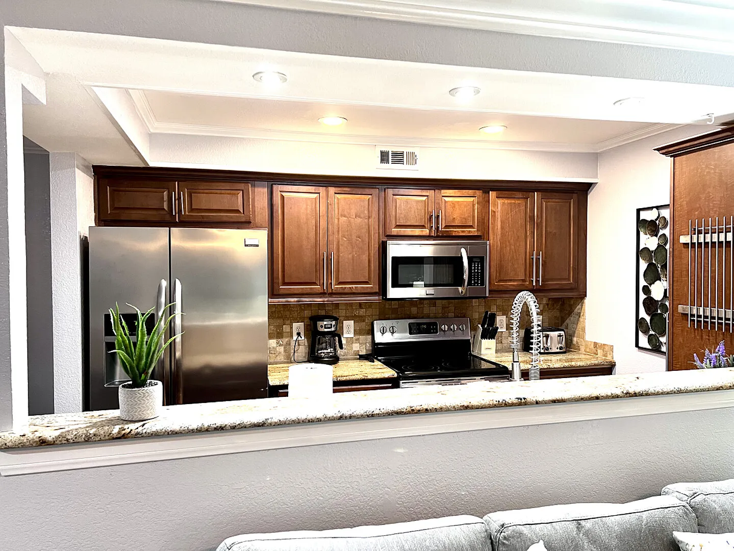 GP22B World Cup Stay - 10min to AT&T - Sleeps 4 - Free Parking — Photo 4