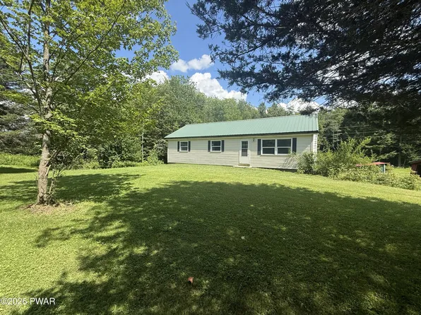 22 Old State Rd, Lakewood, PA 18439