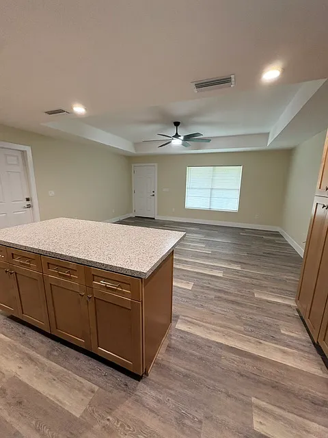 3 bed, 1472 sqft, $2,300 — Photo 4