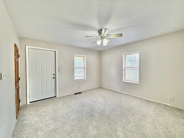 612 S Chatham St — Photo 6