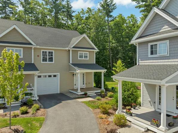 101 Centerwood Way, Manchester, NH 03102