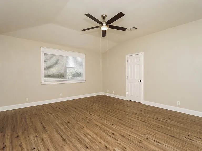 607 Limestone Flt — Photo 10
