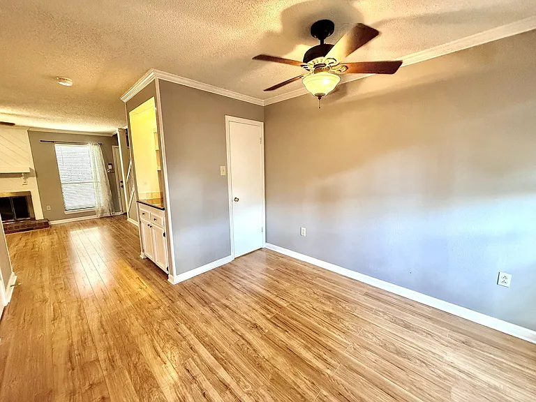 955 Ridgepoint Ct — Photo 7