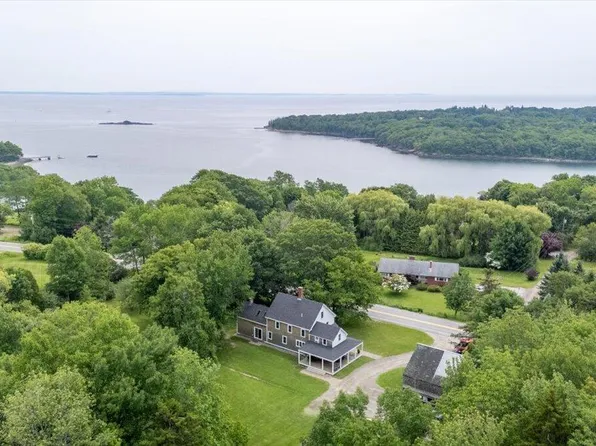 43 Old County Road, Rockport, ME 04856