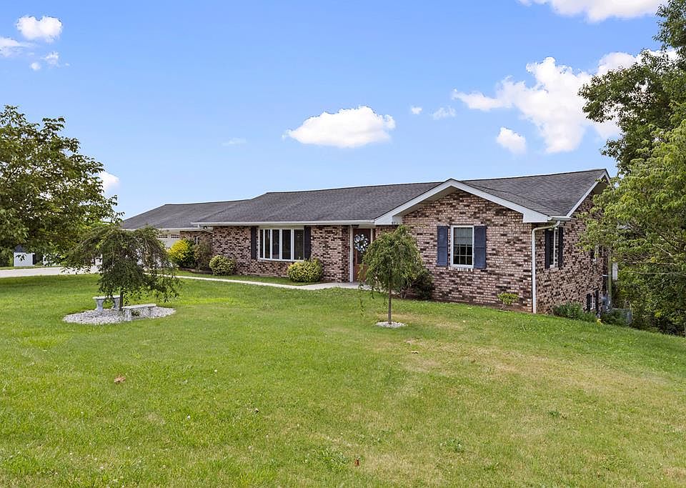 1st image of 627 Rodriguez Lane