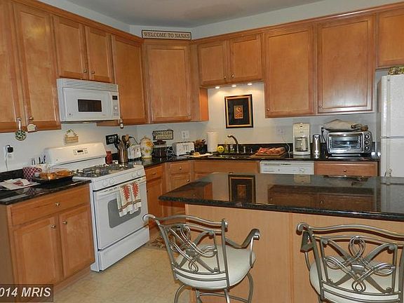 4th image of 716 Garden View Way