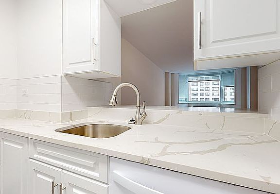 4th image of 400 E 71st St APT 11Q