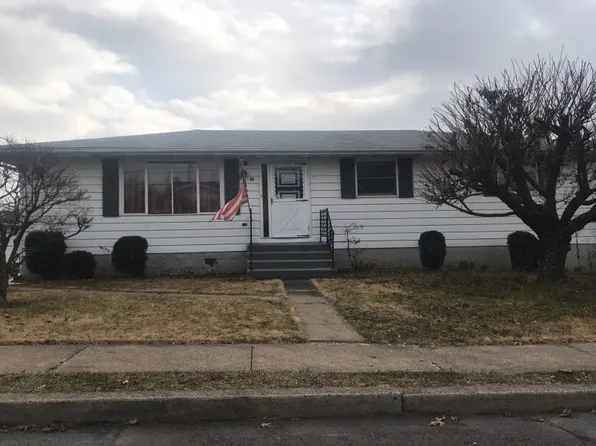 19 Virginia Dr, Wilkes Barre, PA 18705