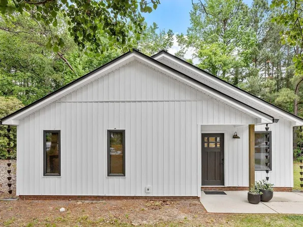 5823 Hadrian Dr, Durham, NC 27703