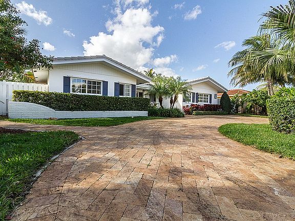PAVED CIRCULAR DRIVEWAY