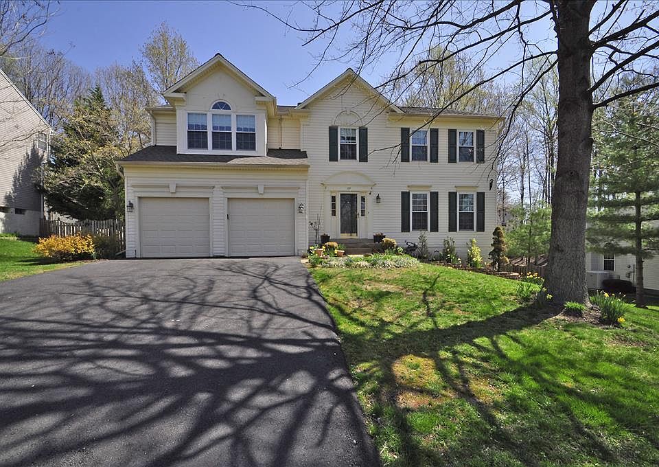 1st image of 29 Charleston Ct