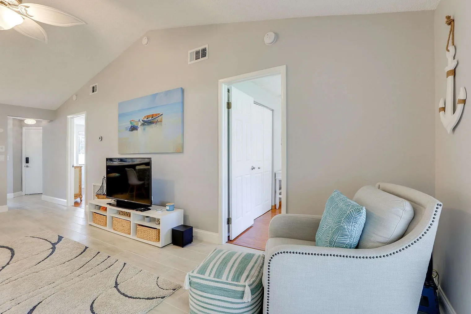 2 bed, 2.0 bath, $2,568 — Photo 3