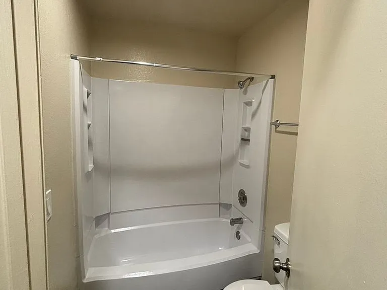 Sierra View Apartments — Photo 5