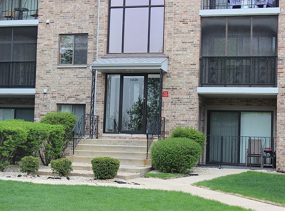 3rd image of 13324 W Circle Drive Pkwy APT 606