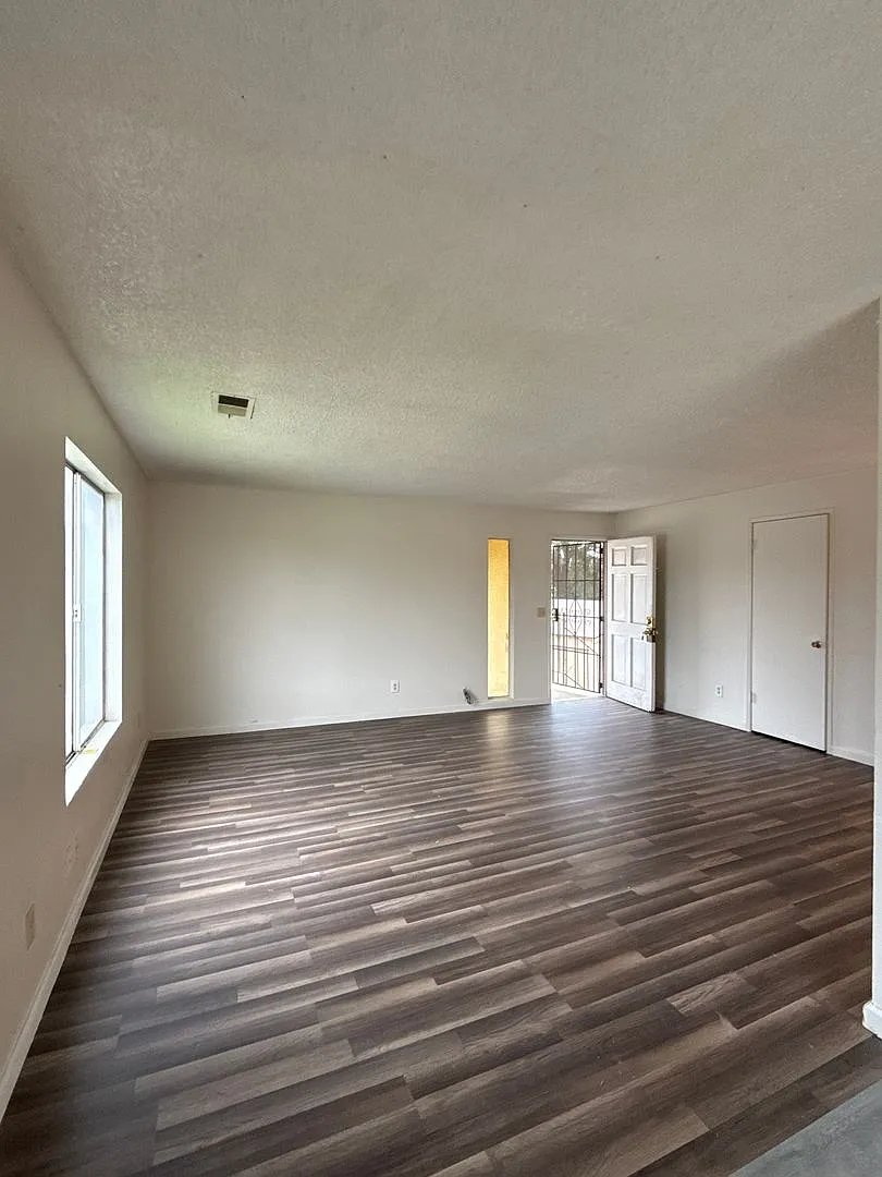 9001-9005 Stacey Ct — Photo 3