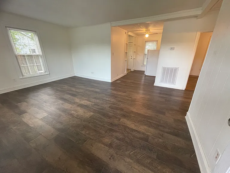 203 Sycamore St — Photo 2