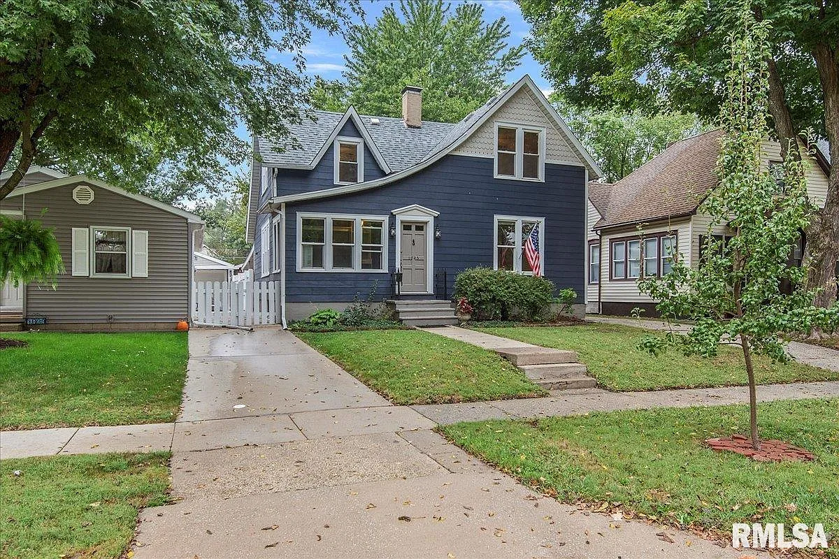 1043 N 6th St photo 1