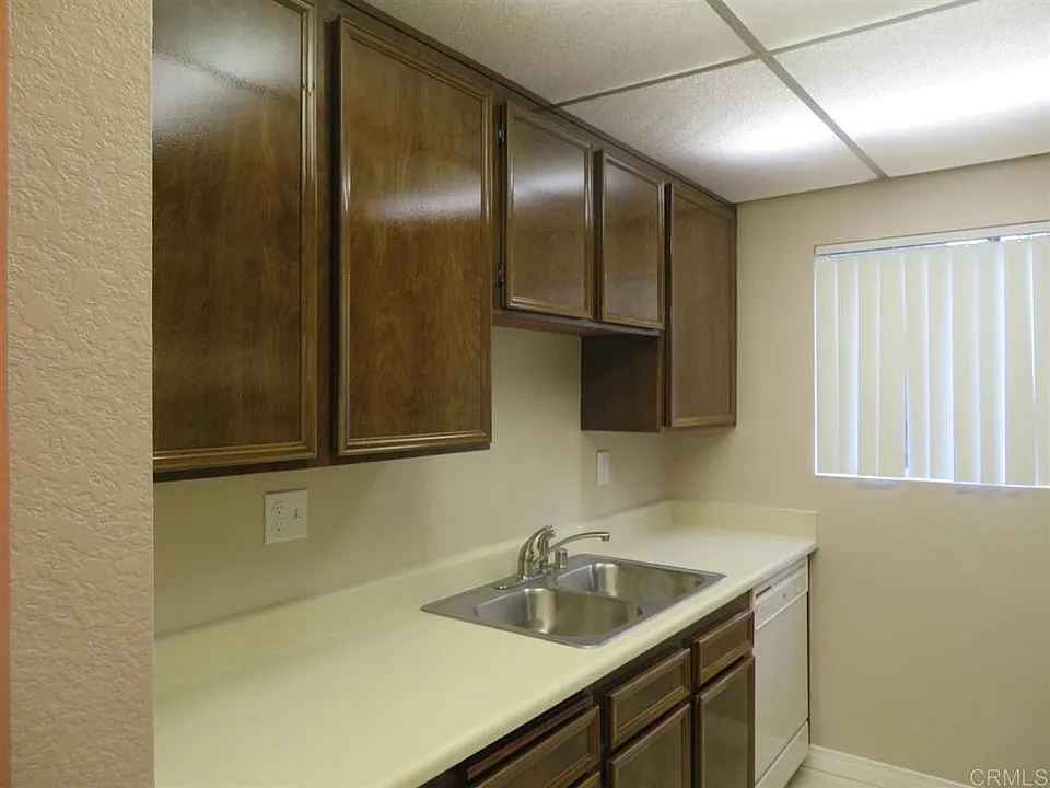 Building Photo 5