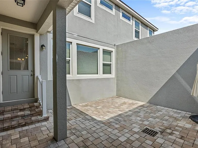 8061 Glenlloyd Ave — Photo 26