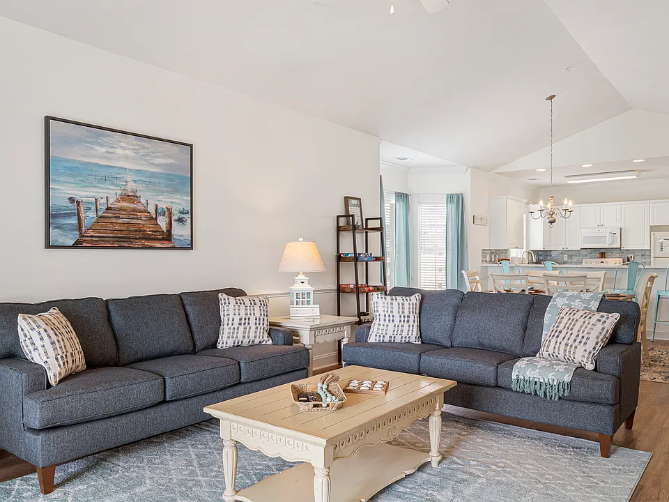 4874 Luster Leaf Cir #405